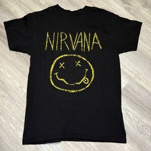 Nirvana‎ Smiley Rolled Sleeves small